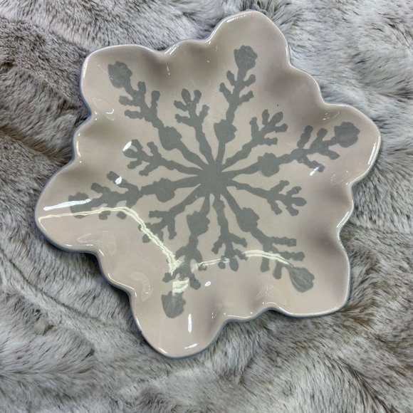 [St. Nicholas Square] Winter Frost Snowflake Cocktail Plates Holidays Christmas - Picture 7 of 8